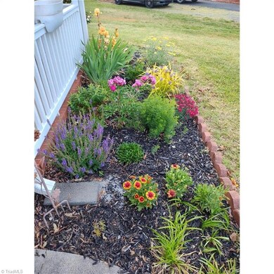 108 Hanover Ct, King, NC 27021 - photo 2