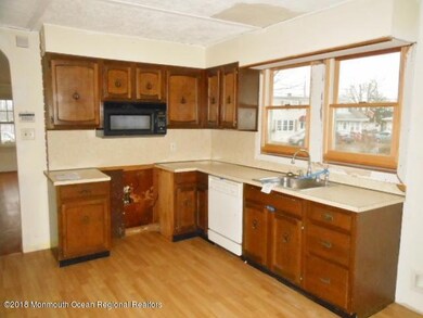 352-513149 - Kitchen - different angle