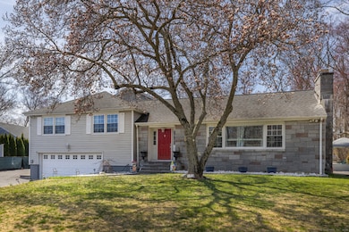 2107 N Benson Rd, Fairfield, CT 06824 - photo 2