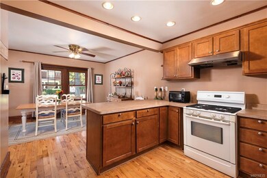 1023 Vanderbilt Ave, Niagara Falls, NY 14305 - photo 7