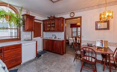 73 Cuthbert St, Schenectady, NY 12302 - photo 5
