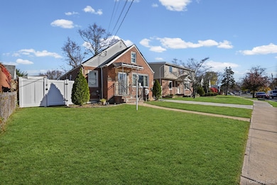 113 Kent Rd, Valley Stream, NY 11580 - photo 3