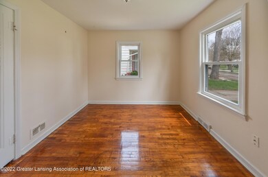 517 N Dexter Dr, Lansing, MI 48910 - photo 7