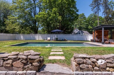 98 Sweet Hill Rd, Plaistow, NH 03865 - photo 5