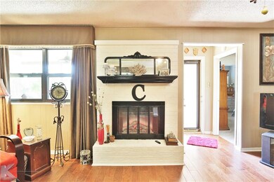 COZY FIREPLACE WITH EASY NO MESS ELECTRIC LOGS
