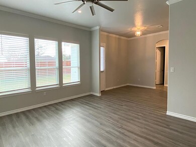 808 E 6th St, Bonham, TX 75418 - photo 2