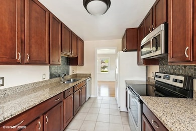 605 Revere Rd, Glenview, IL 60025 - photo 4