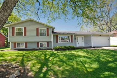 2921 Marrett Dr, Mishawaka, IN 46544 - photo 2