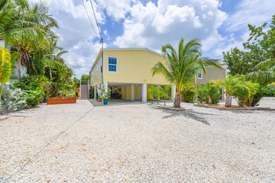 1183 De Lussan Lane