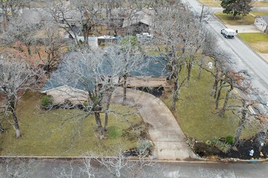 520 W Pleasantview Dr, Hurst, TX 76054 - photo 2