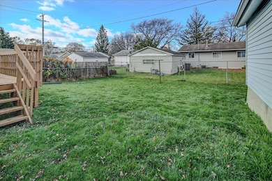 122 Lynnhaven Rd, Madison, WI 53714 - photo 3