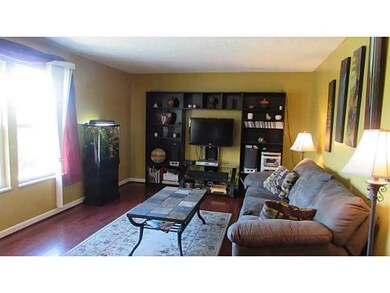 Den/Family/Great Room. 21 x 19 Newer Hardwood Floo