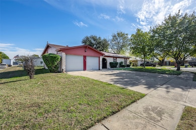 3501 Richardson Ct W, Fort Worth, TX 76119 - photo 5