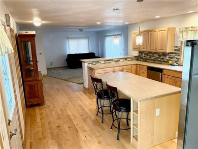 4284 E 5th St S, Newton, IA 50208 - photo 6