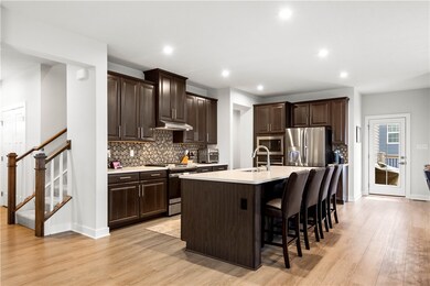 Great open floor plan to host family and entertain