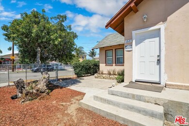 1221 W 152nd St, Compton, CA 90220 - photo 2