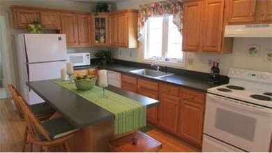 94 Mount Pleasant St, Milford, MA 01757 - photo 3