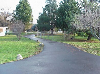 201 Upper River Rd, Gold Hill, OR 97525 - photo 3