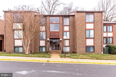 9804 Kingsbridge Dr unit 201, Fairfax, VA 22031 - photo 2