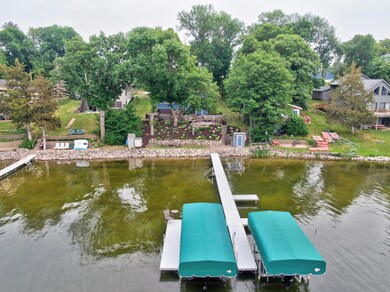 Lake Francis is over 1,000 acres with 10-12 foot plus water clarity. Great for swimming, fishing or water sports as the lake is full recreation. Located less than an hour from the metro.