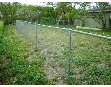 6768 Massachusetts Dr, Lake Worth, FL 33462 - photo 3