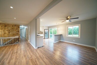 29W222 Wagner Rd, Naperville, IL 60564 - photo 4