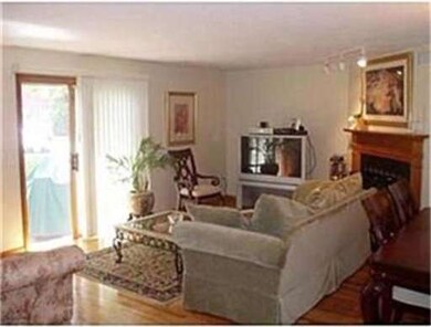 156 Quincy Shore Dr unit 58, Quincy, MA 02171 - photo 3