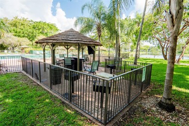 Small TIKI area with BBQ area, 3 charcoal grills