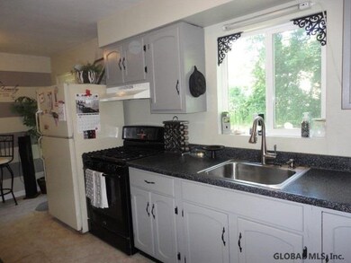 16 Anthony Ln, Albany, NY 12205 - photo 4