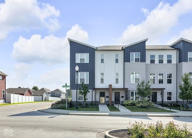 319 Steeples Blvd, Indianapolis, IN 46222 - photo 2