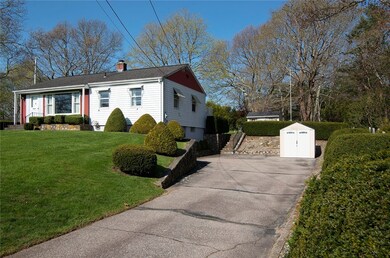 29 Stuart St, Westerly, RI 02891 - photo 2