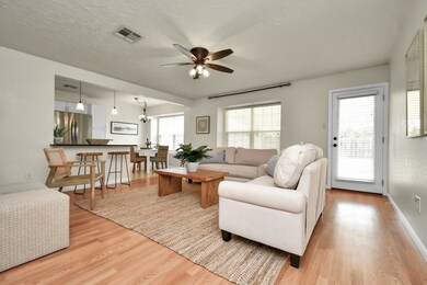 16903 Bougainvilla Ln, Friendswood, TX 77546 - photo 6