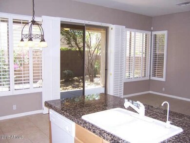 eat-in kitchen