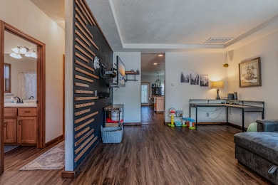 739 S Haskell St, Central Point, OR 97502 - photo 3