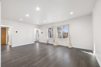 712 N Normal St, Minot, ND 58703 - photo 3