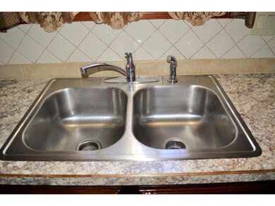 530 Weston Rd, Manchester, NH 03103 - photo 4