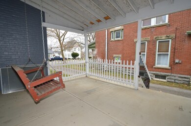 Side porch 2