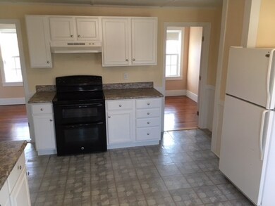4 Peck St unit 2, Kingston, MA 02364 - photo 2