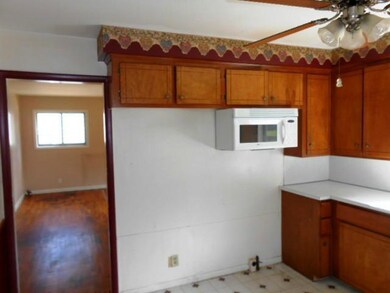 4724 Lowcroft Ave, Lansing, MI 48910 - photo 2