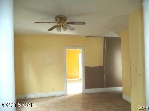 555 N Vine St, Hazleton, PA 18201 - photo 3