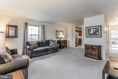 512 Carousel Cir, Norristown, PA 19403 - photo 3