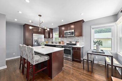 Eat-in Kitchen