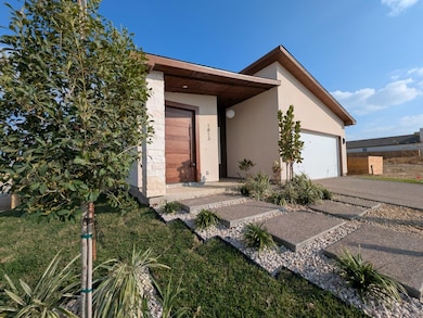 1813 Belgian Blue Loop, Laredo, TX 78046 - photo 2