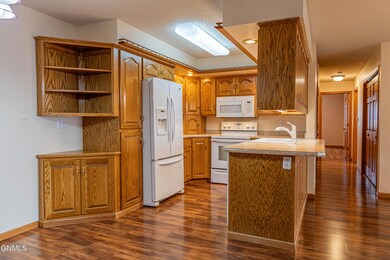 2900 4th Street - MLS Size-2