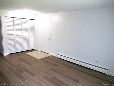 Brookdale Condominium unit C 22, Farmington, MI 48336 - photo 3