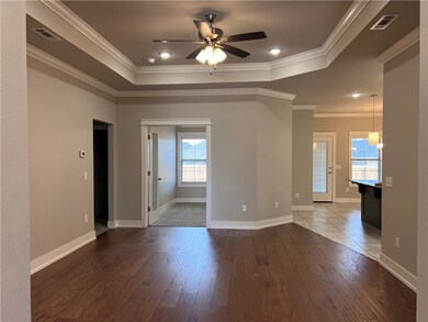 928 Sugar Pine St, Tontitown, AR 72762 - photo 4