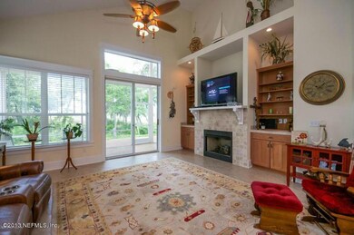 GREAT ROOM & FIREPLACE