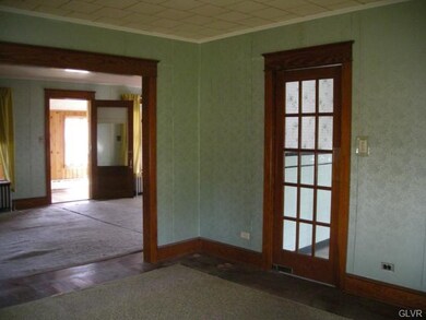 6064 Chestnut St, Zionsville, PA 18092 - photo 6