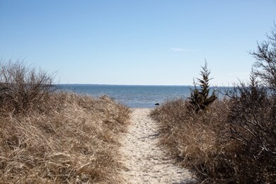 20 Holly Ln, Mattapoisett, MA 02739 - photo 4