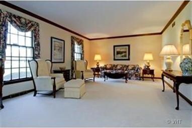 2033 Dichtl Ct, Naperville, IL 60565 - photo 2